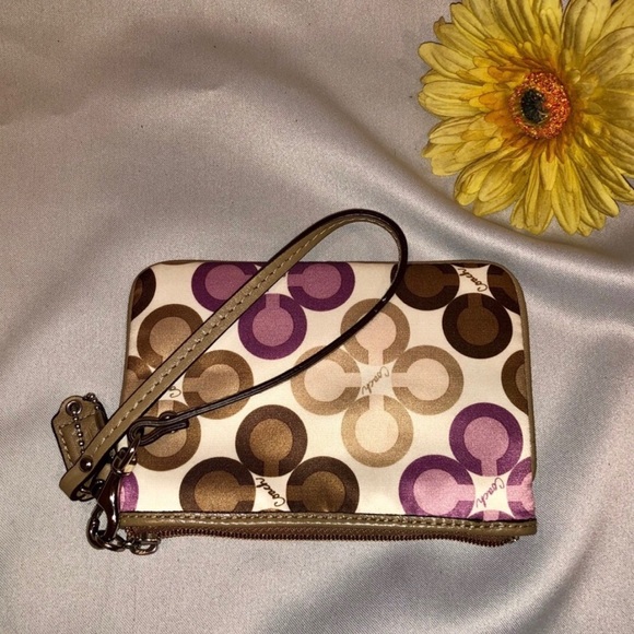 Clutch - Picture 5 of 7